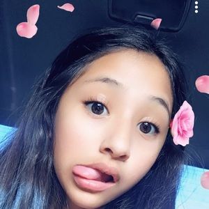 Meet your Posher, Alexia